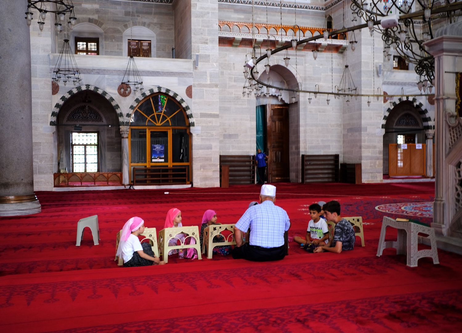 Lezione coranica all’interno della moschea.