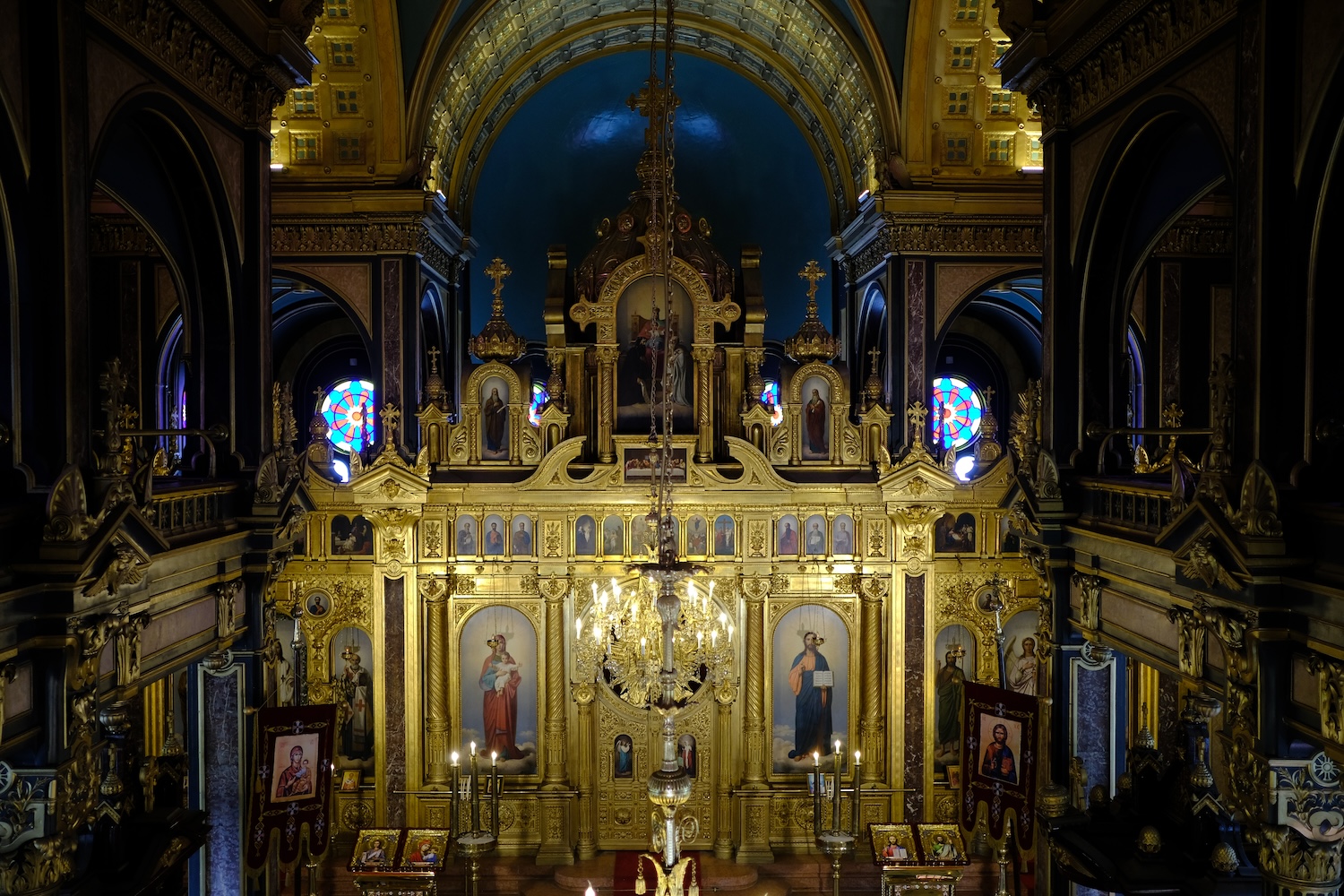 Interno della chiesa di santo Stefano dei Bulgari, restaurata di recente.