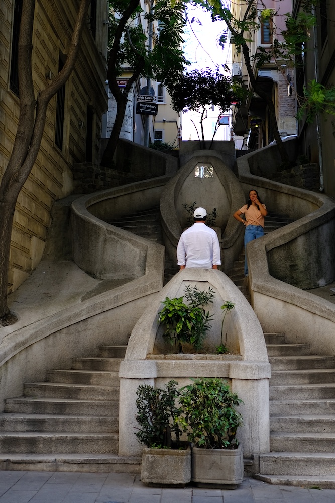 La celebre e fotografata scala di Kamondo.