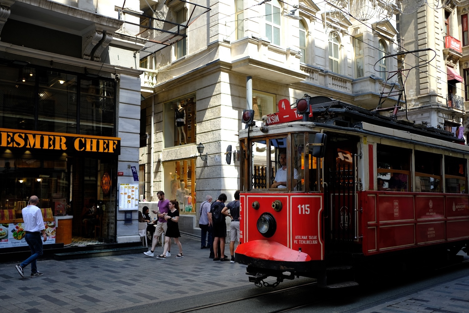 Lo storico tram sulla linea Tunel-Taksim.