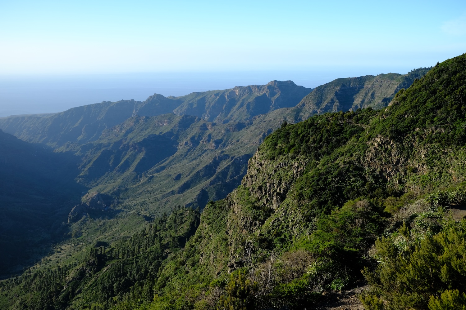 Gli scenografici panorami che si aprono dai vari punti di osservazione del parco del Garajonay.