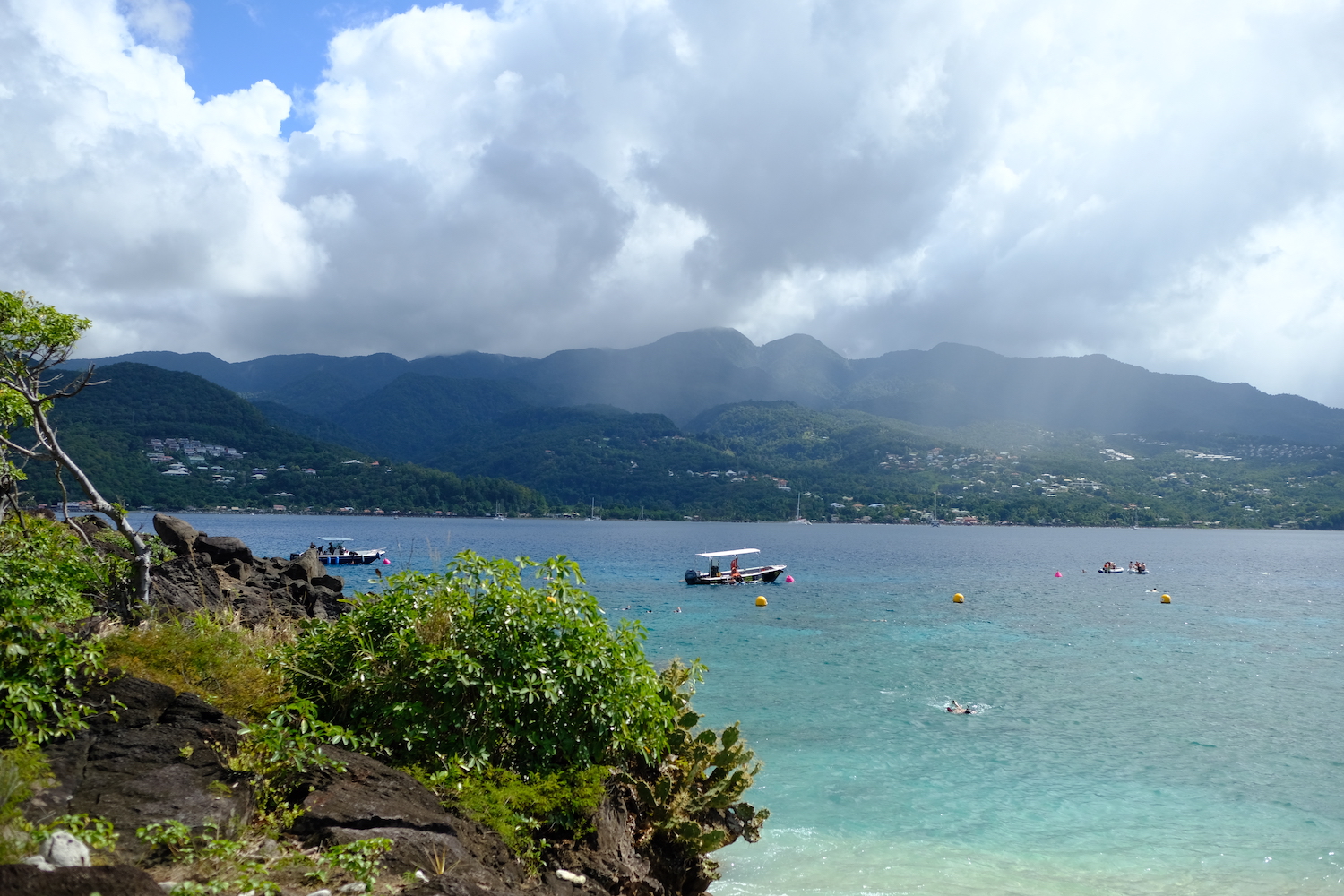 La spiaggia di Malendure, dove si trova la riserva dedicata all'esploratore Jacques Cousteau.