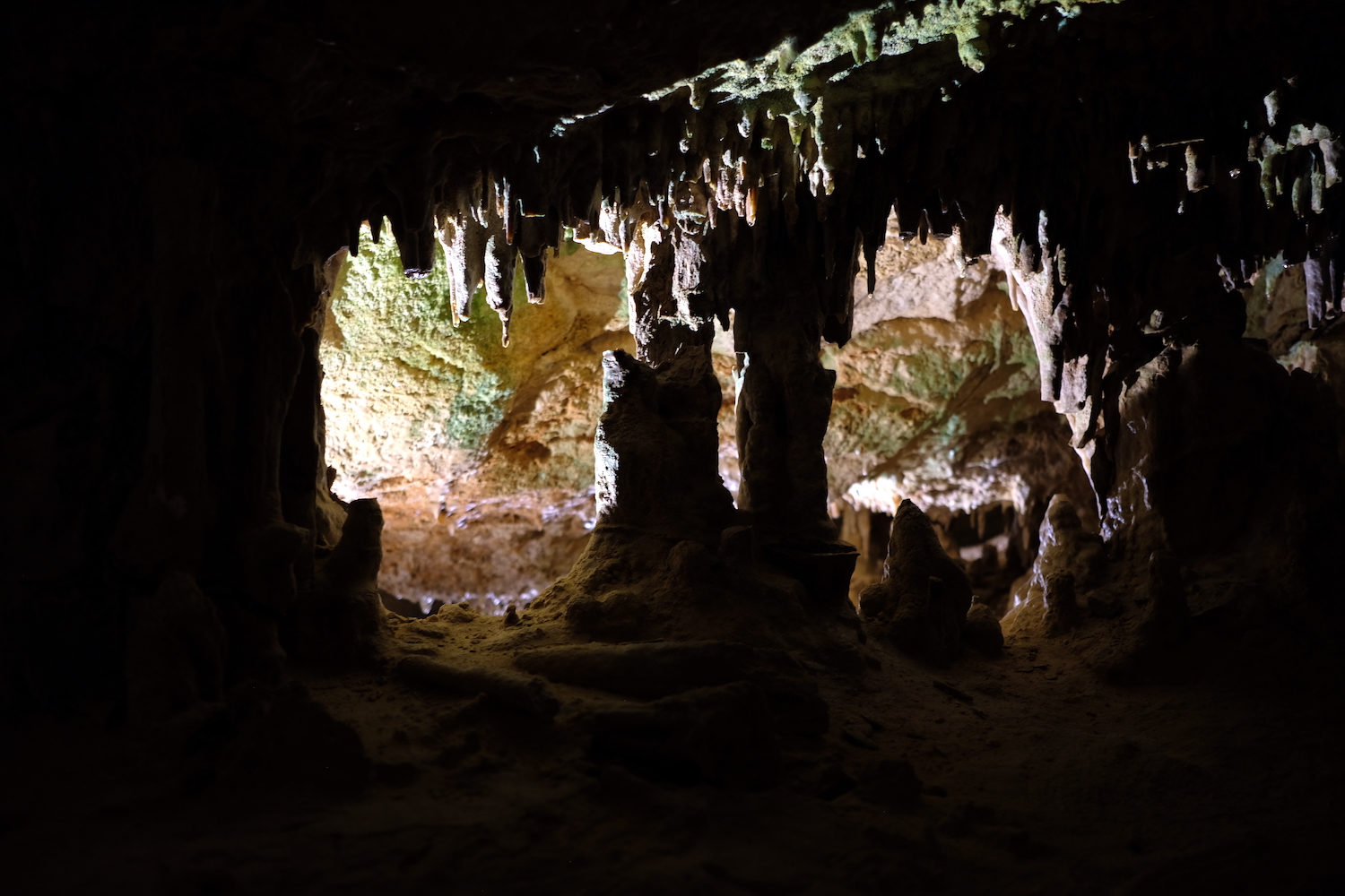 La grotta di Can Marca, usata un tempo dai contrabbandieri.