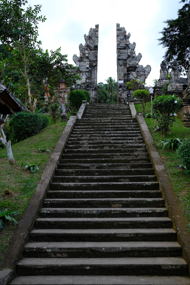 La porta del paradiso, altro monumento tipico dell'isola di Bali.