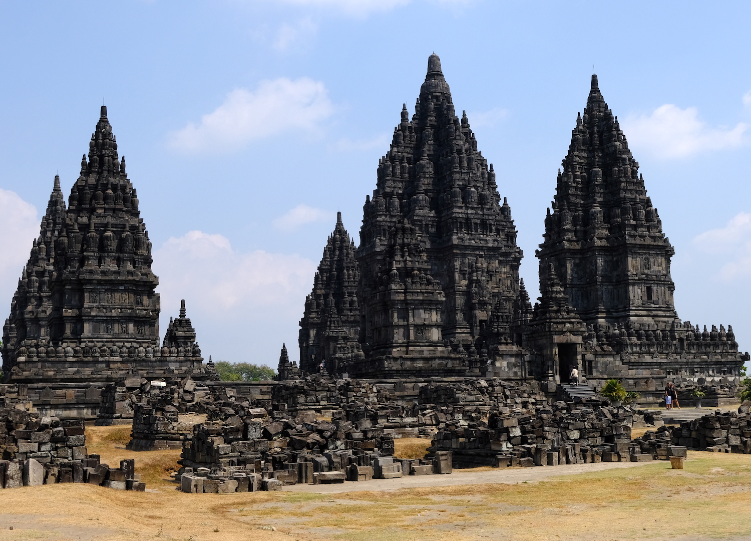 L’enorme complesso di templi induisti di Prambanan, il più grande di tutta l’Indonesia.