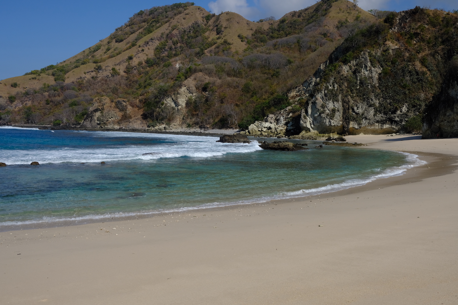 L'incantevole Koka beach, a cui si giunge attraversando coltivazioni di cacao.