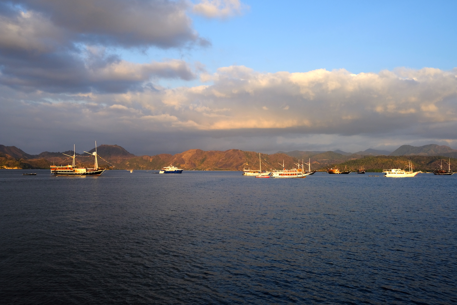 La baia di Labuan Bajo.