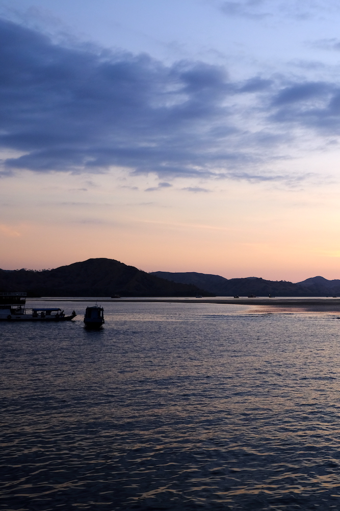 Tramonto nelle Komodo.