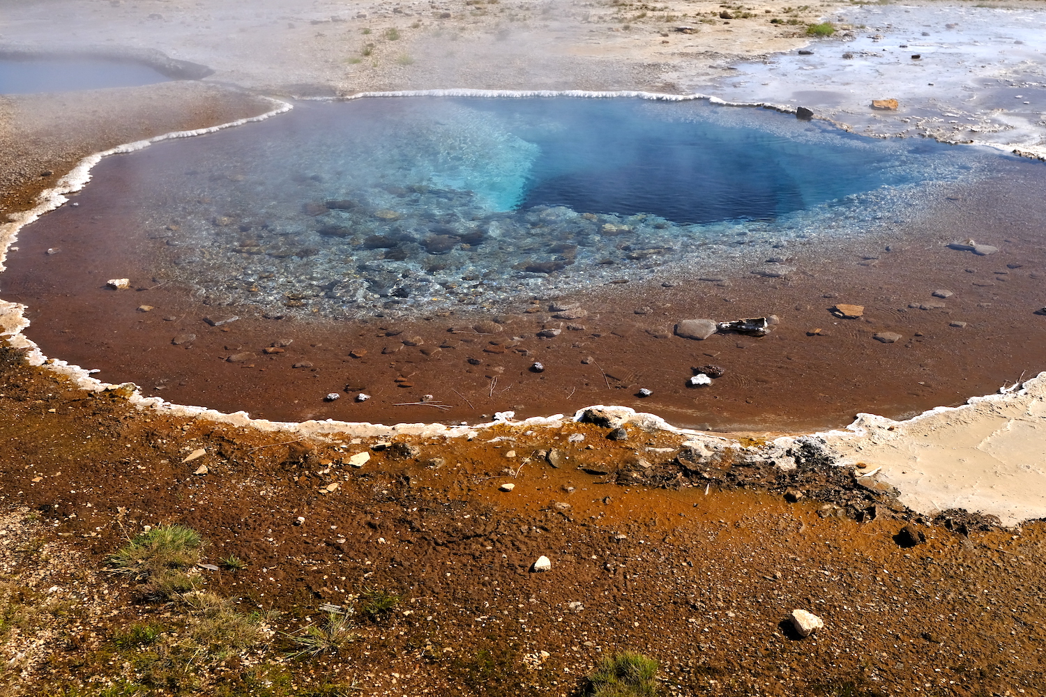 L'area geotermale di Haukadalur forma incantevoli (e pericolose) pozze di acqua calda cariche di minerali.