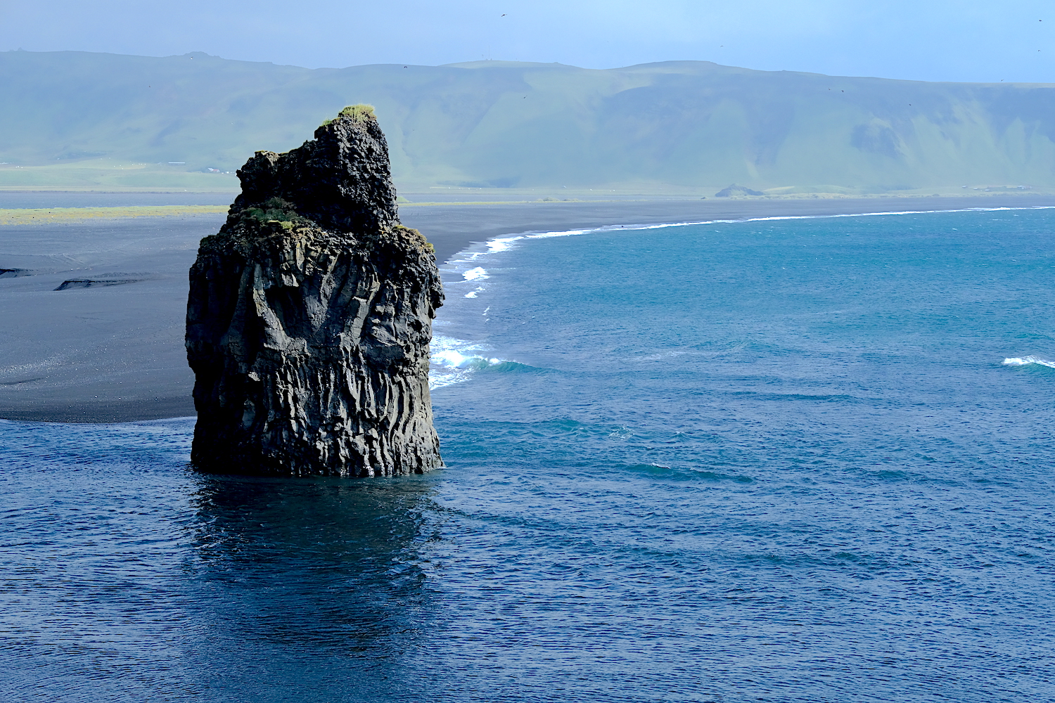 Faraglione basaltico a Reynisfjara.