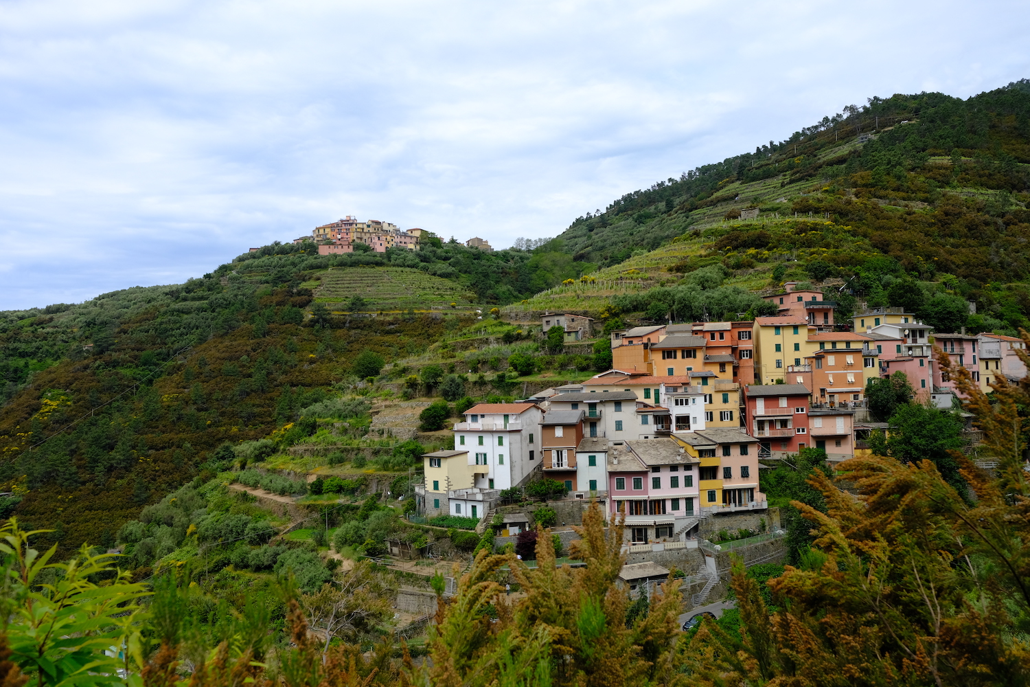 Le abbarbicate Groppo e Volastra, nel cuore del parco nazionale delle 5 Terre.