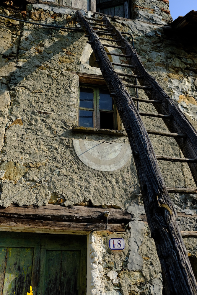 Cascina Alberghino, un tempo sulla riva del lago.