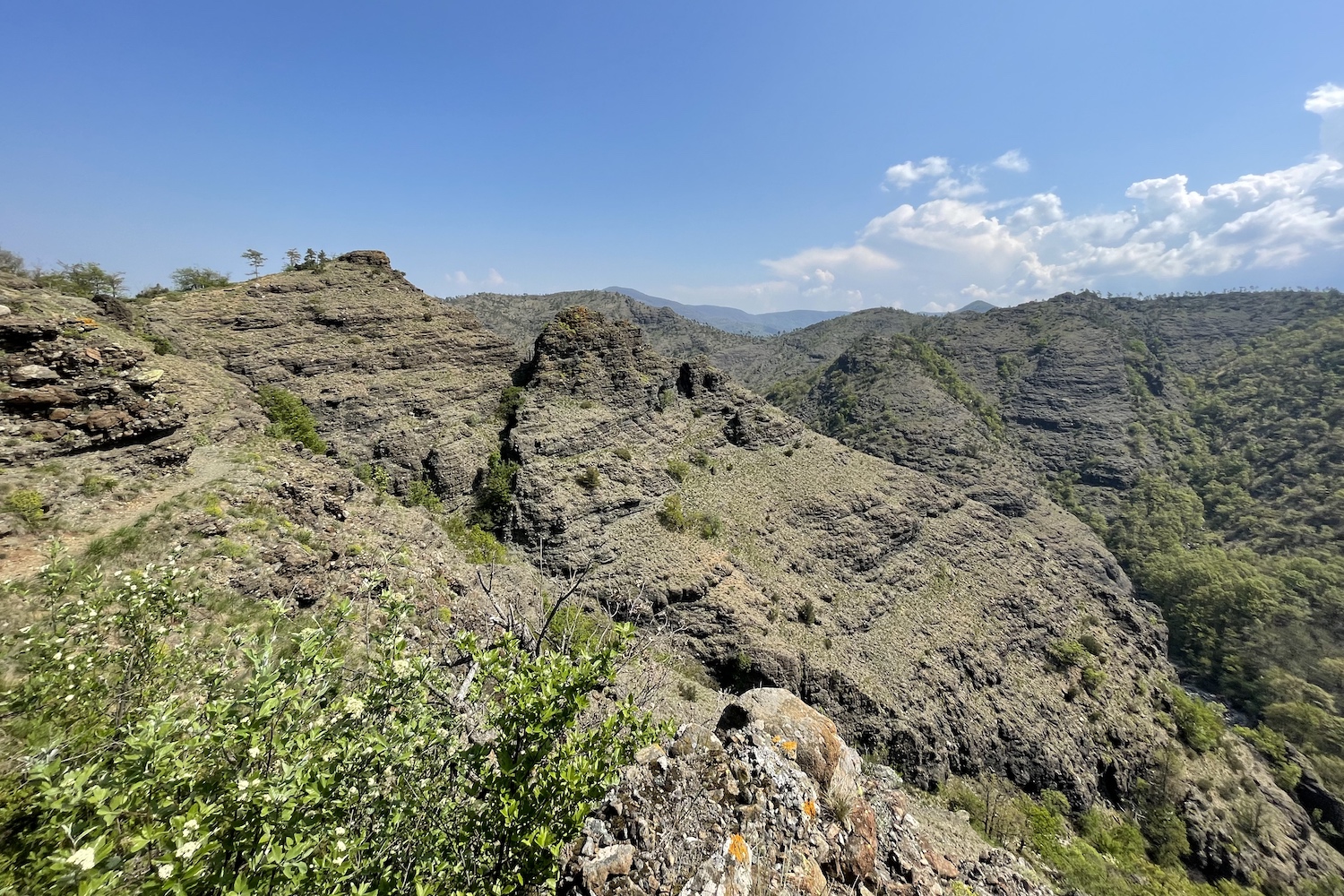 Le impressionanti formazioni rocciose della val Gargassa.