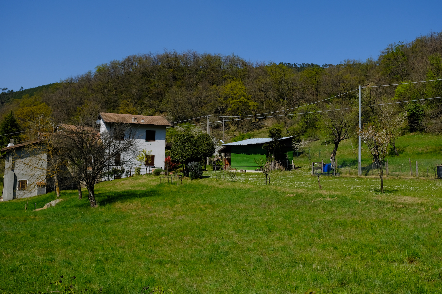 Cascine nella zona dei laghi della Lavagnina.