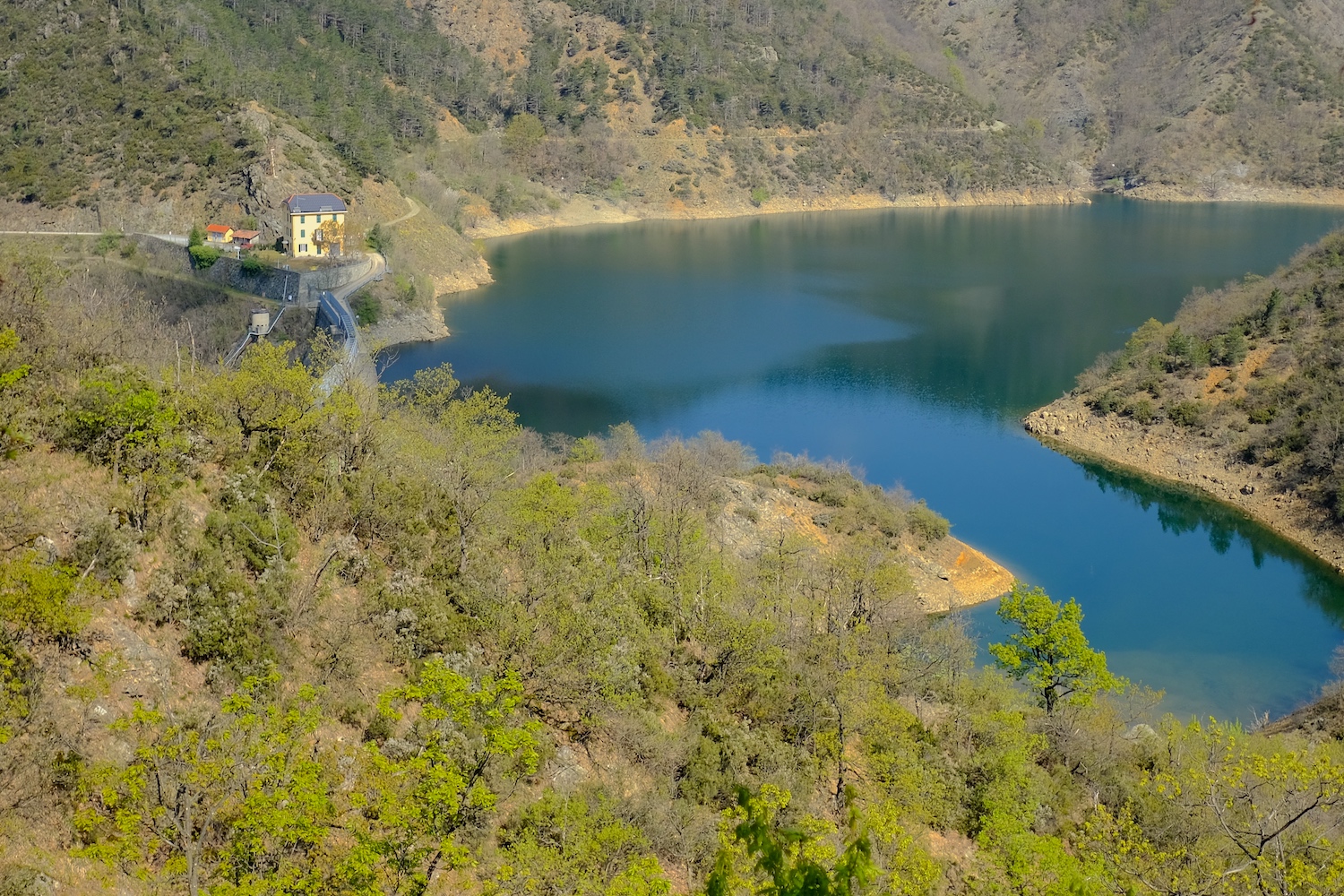 Il bellissimo lago Inferiore della Lavagnina.