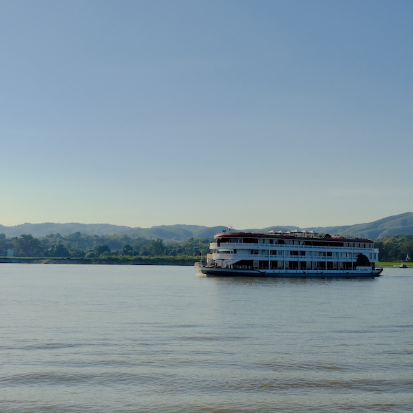 Dall’alba al tramonto lungo le sponde dell’Irrawaddy 1/3