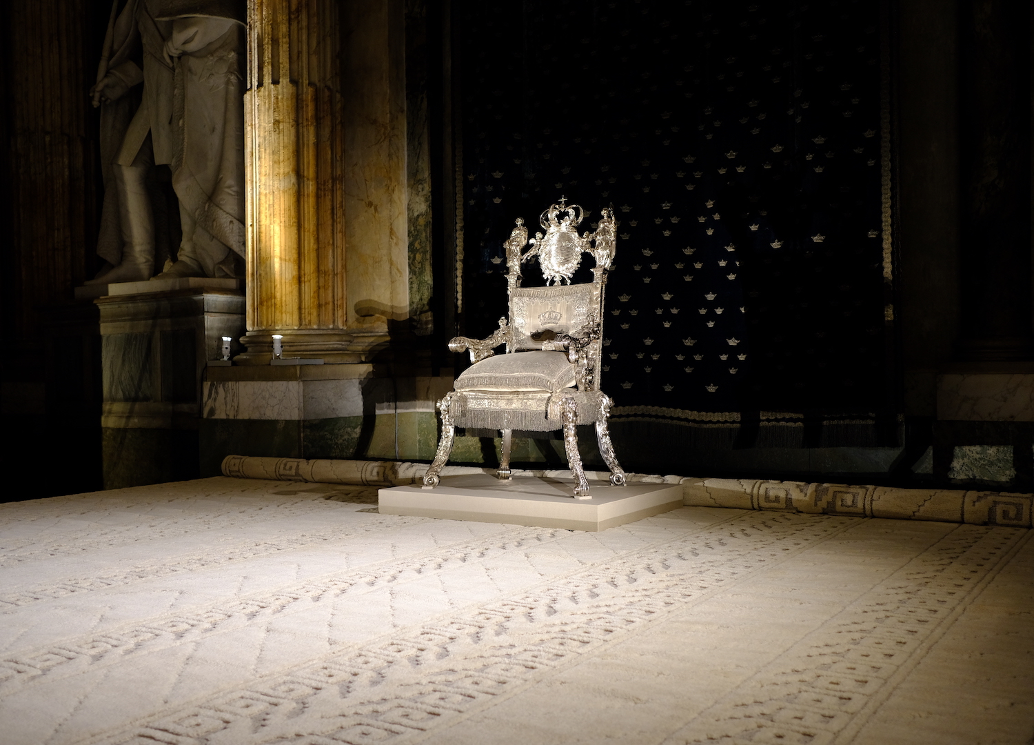 Il trono d'argento della regina Cristina, del XVII secolo, utilizzato ancora oggi per le cerimonie reali.