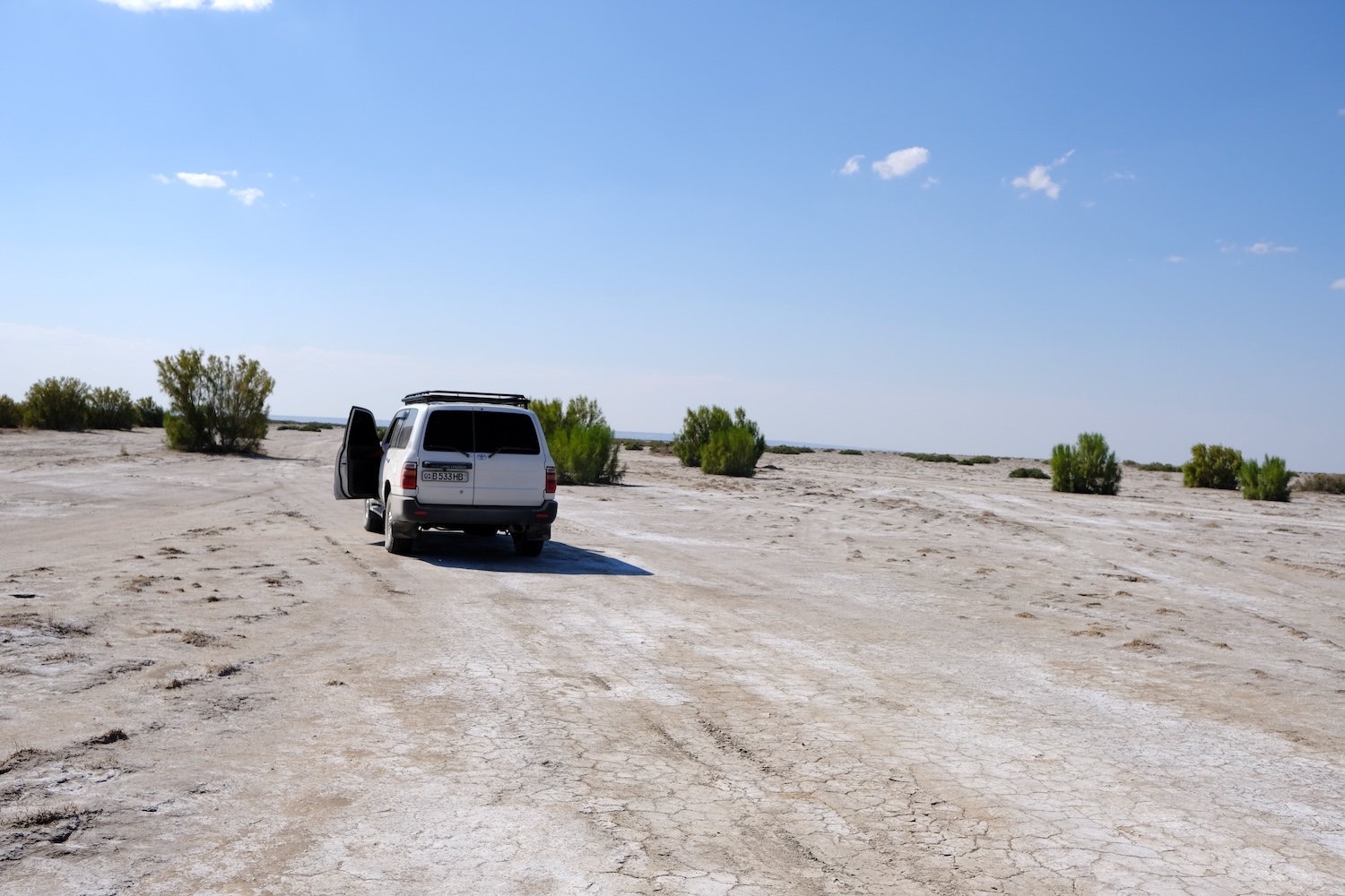 Attraversando il deserto salato dell'Aralkum.