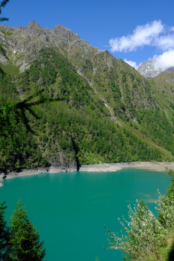 Un'altra foto del lago Alpe dei Cavalli.