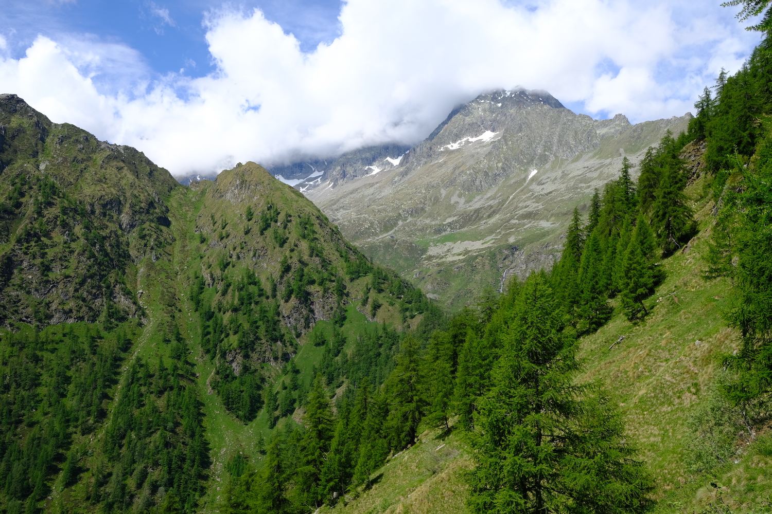 Le montagne della valle Antrona che confinano con la Svizzera.